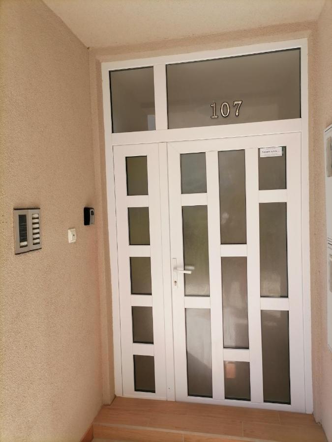 Apartment Nano-Maris ノヴァリャ エクステリア 写真